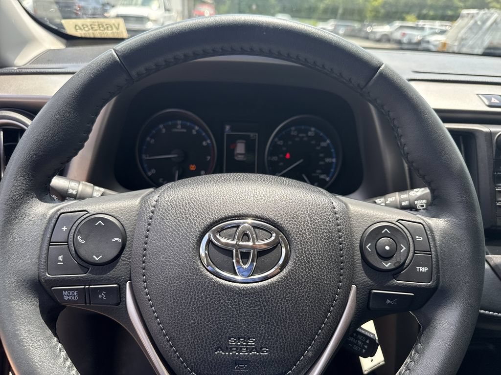 Used 2017 Toyota RAV4 XLE FWD image 23