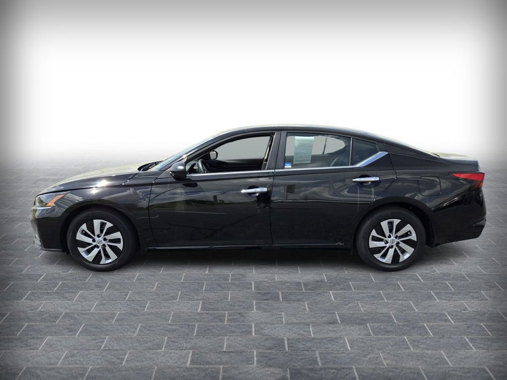 Certified 2025 Nissan Altima 2.5 S FWD image 3