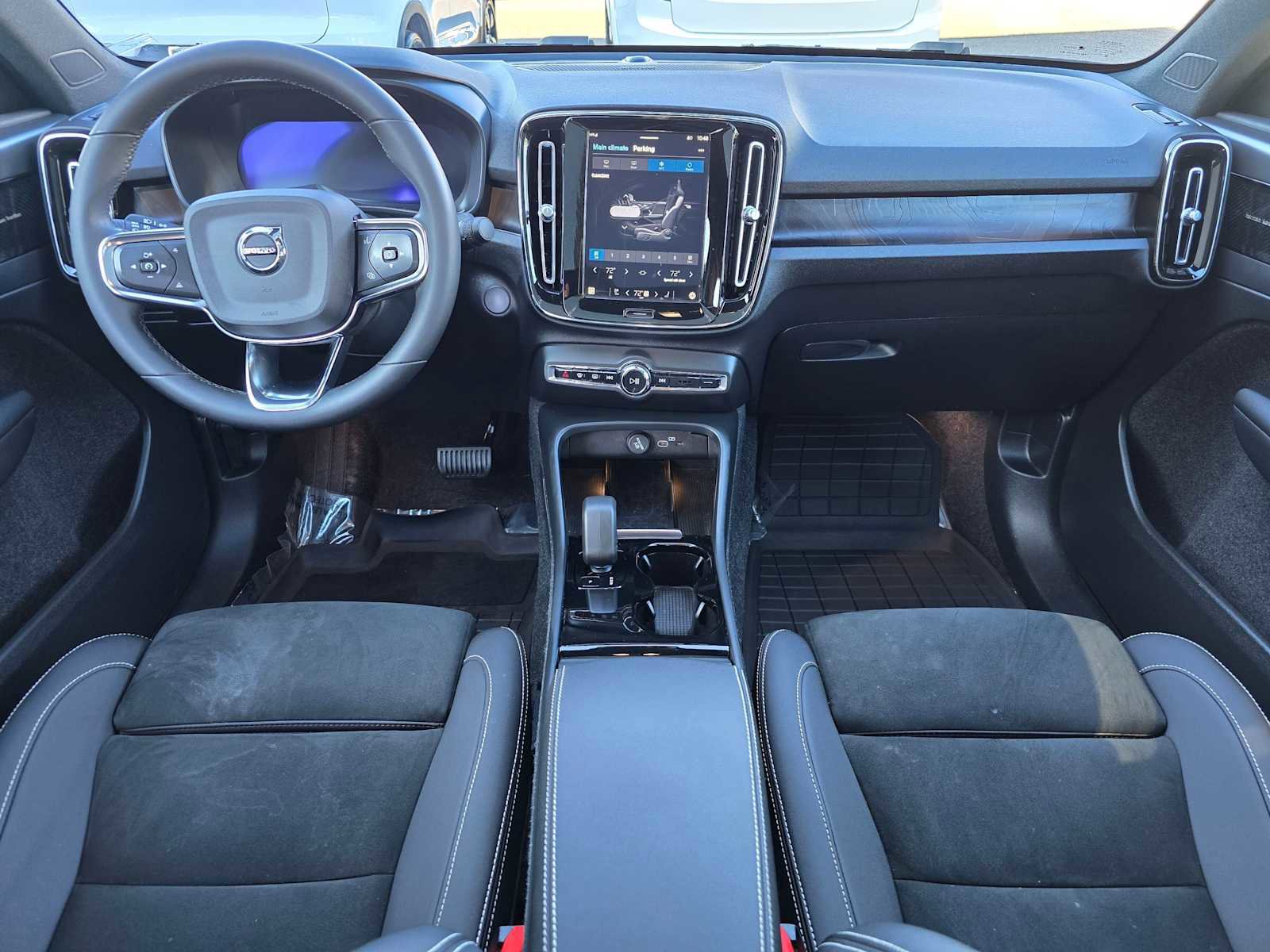 Used 2023 Volvo C40 P8 Recharge Ultimate w/ Protection Package Premier image 19