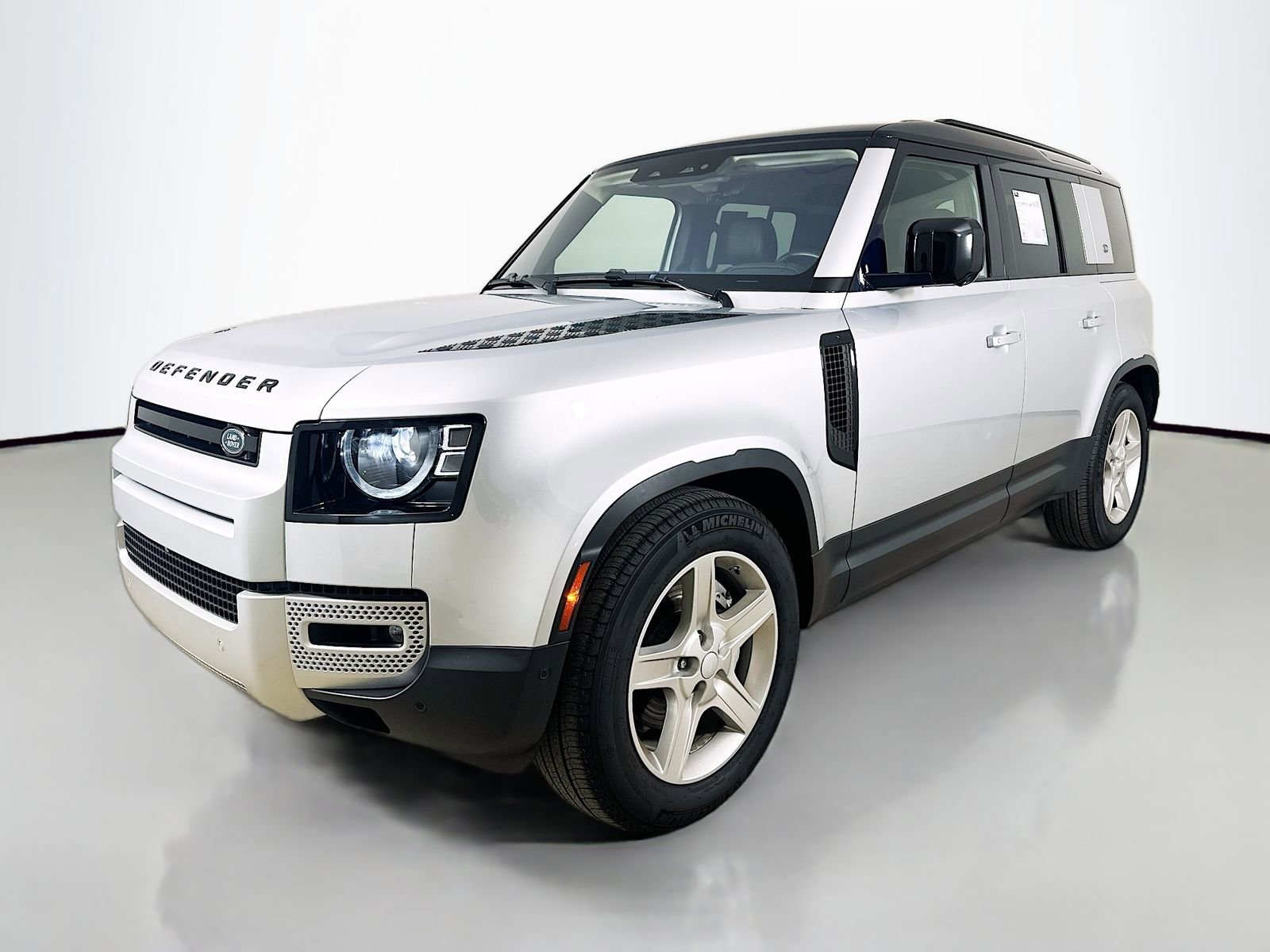 Used 2020 Land Rover Defender 110 SE AWD/4WD image 1