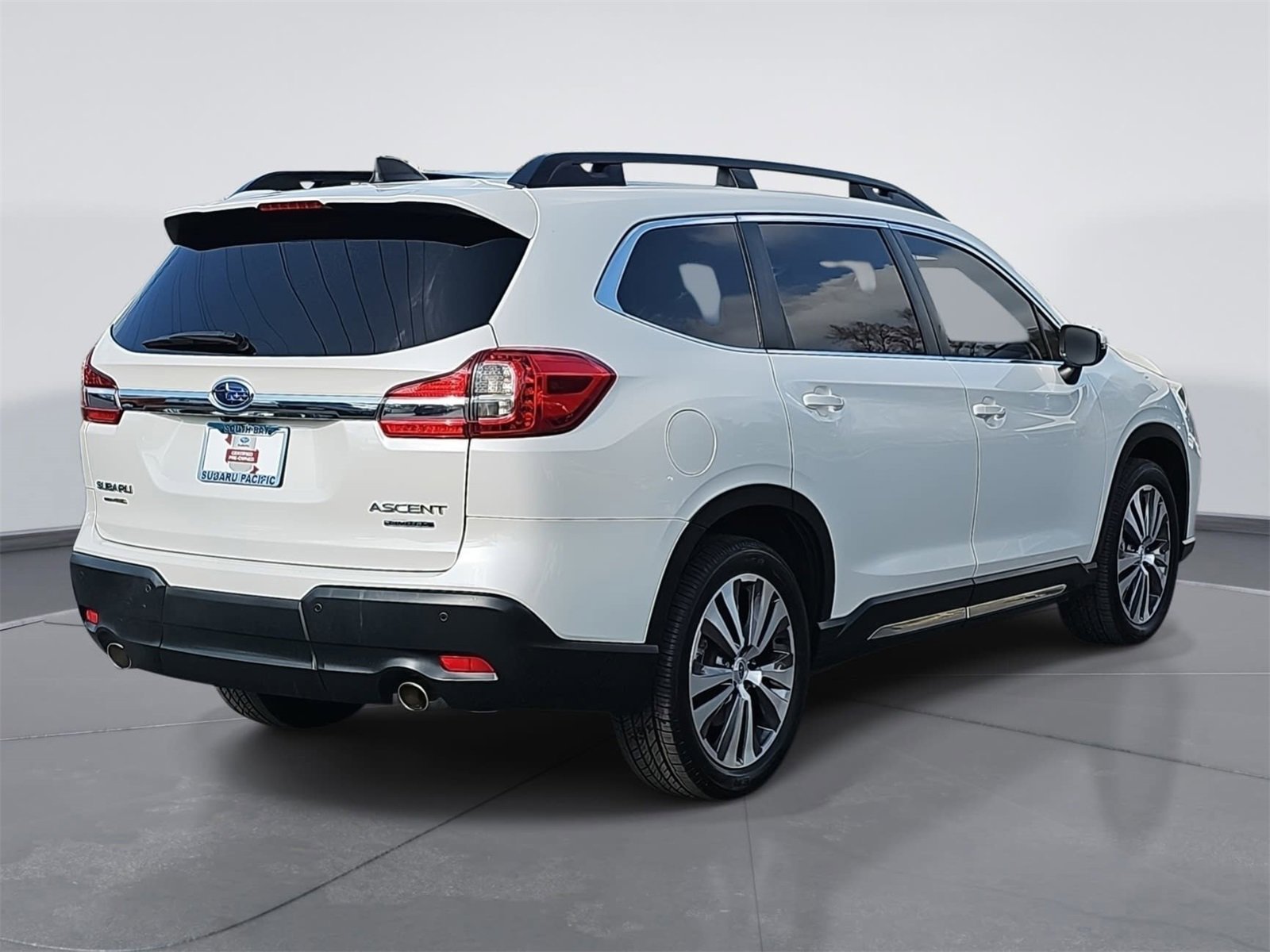 Used 2022 Subaru Ascent Limited w/ Technology Package image 3