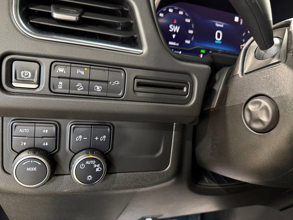 Used 2022 Chevrolet Tahoe Z71 w/ Luxury Package image 39