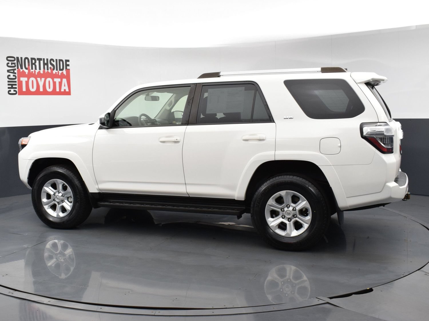 Used 2019 Toyota 4Runner SR5 AWD/4WD image 2