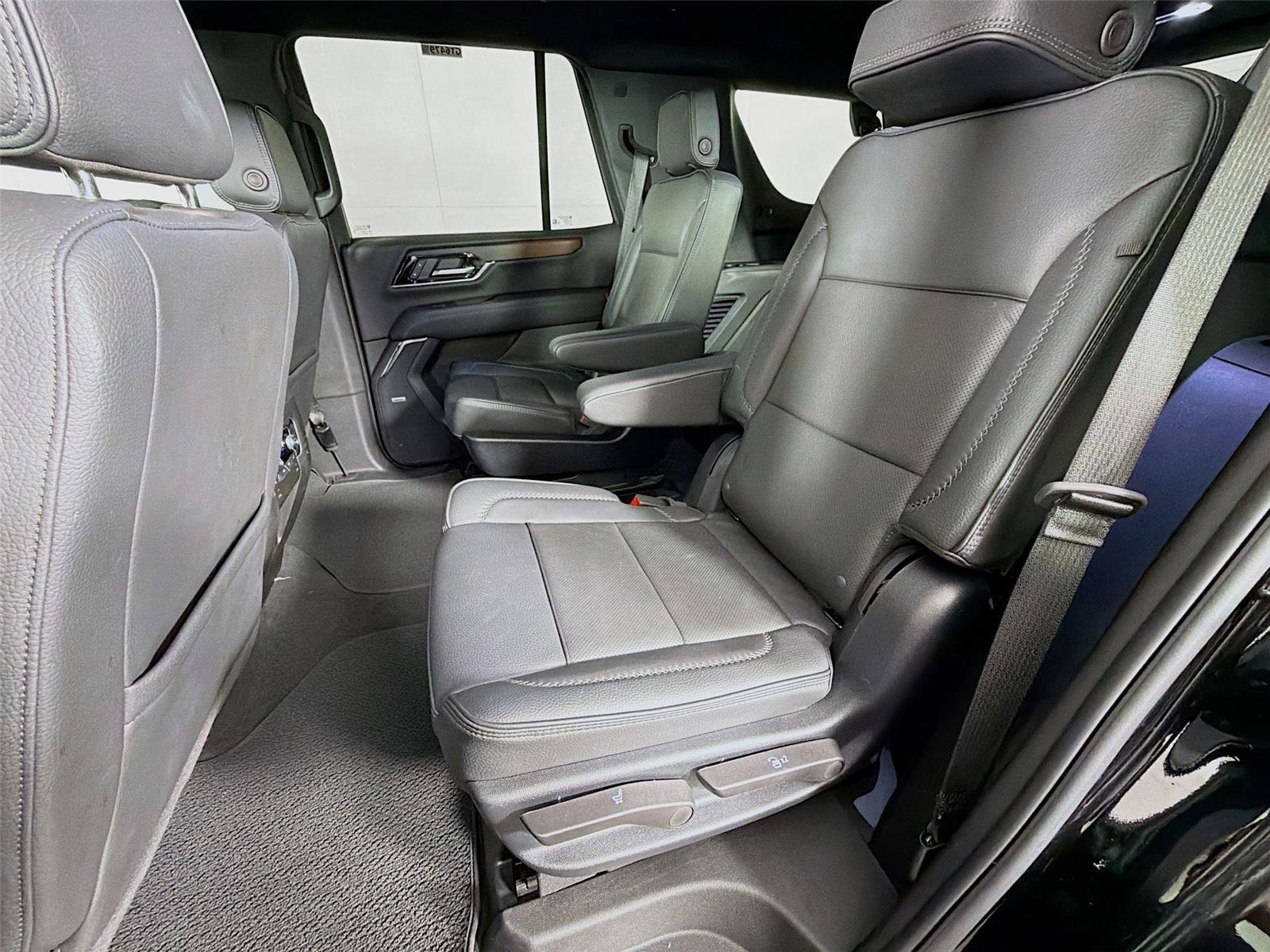 Used 2025 GMC Yukon Denali AWD/4WD image 22
