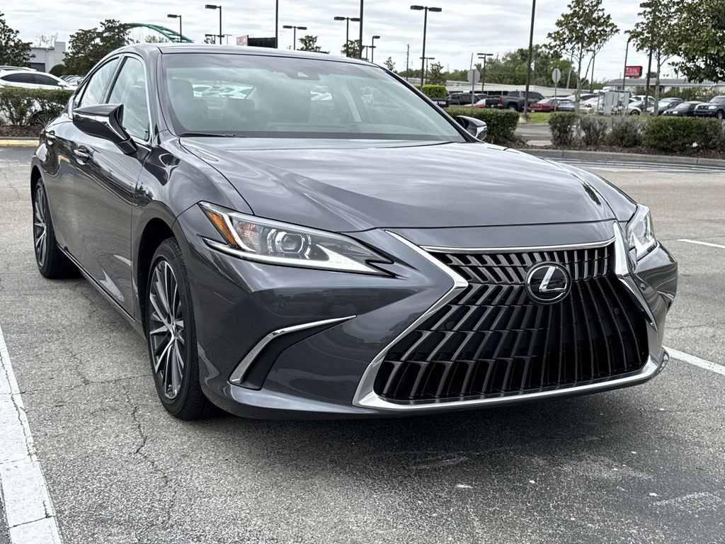 Used 2025 Lexus ES 350 w/ Premium Package FWD image 12