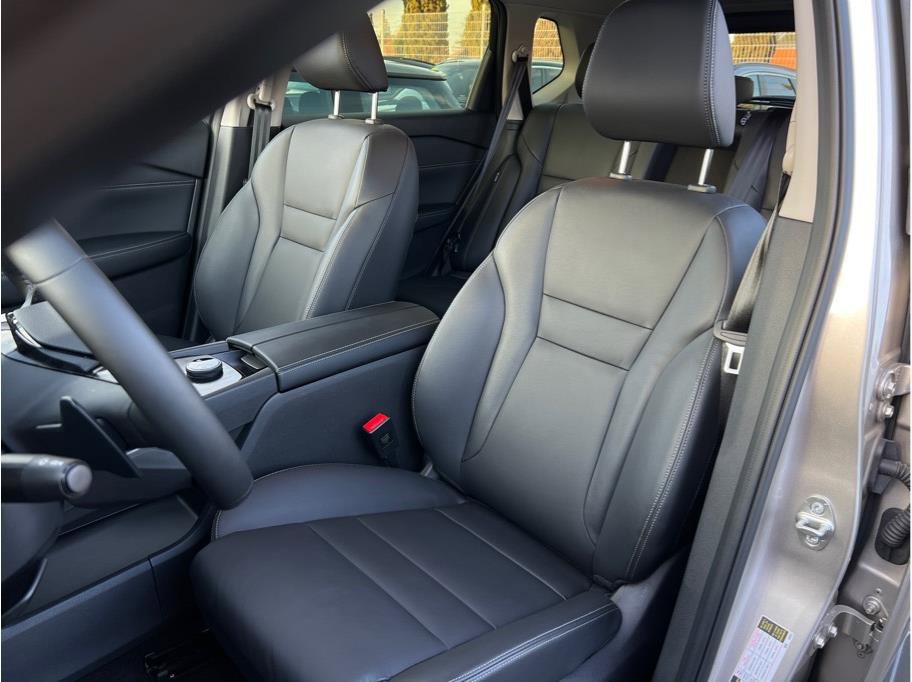 Used 2025 Nissan Rogue SL image 8