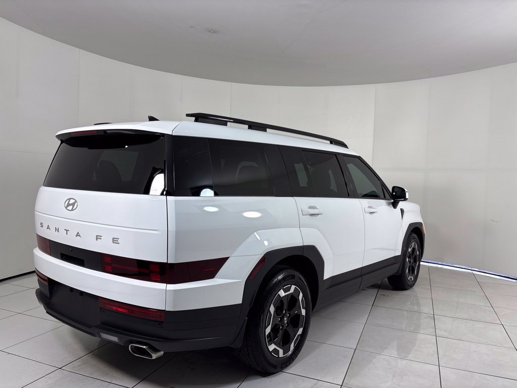 Used 2025 Hyundai Santa Fe SEL FWD image 5
