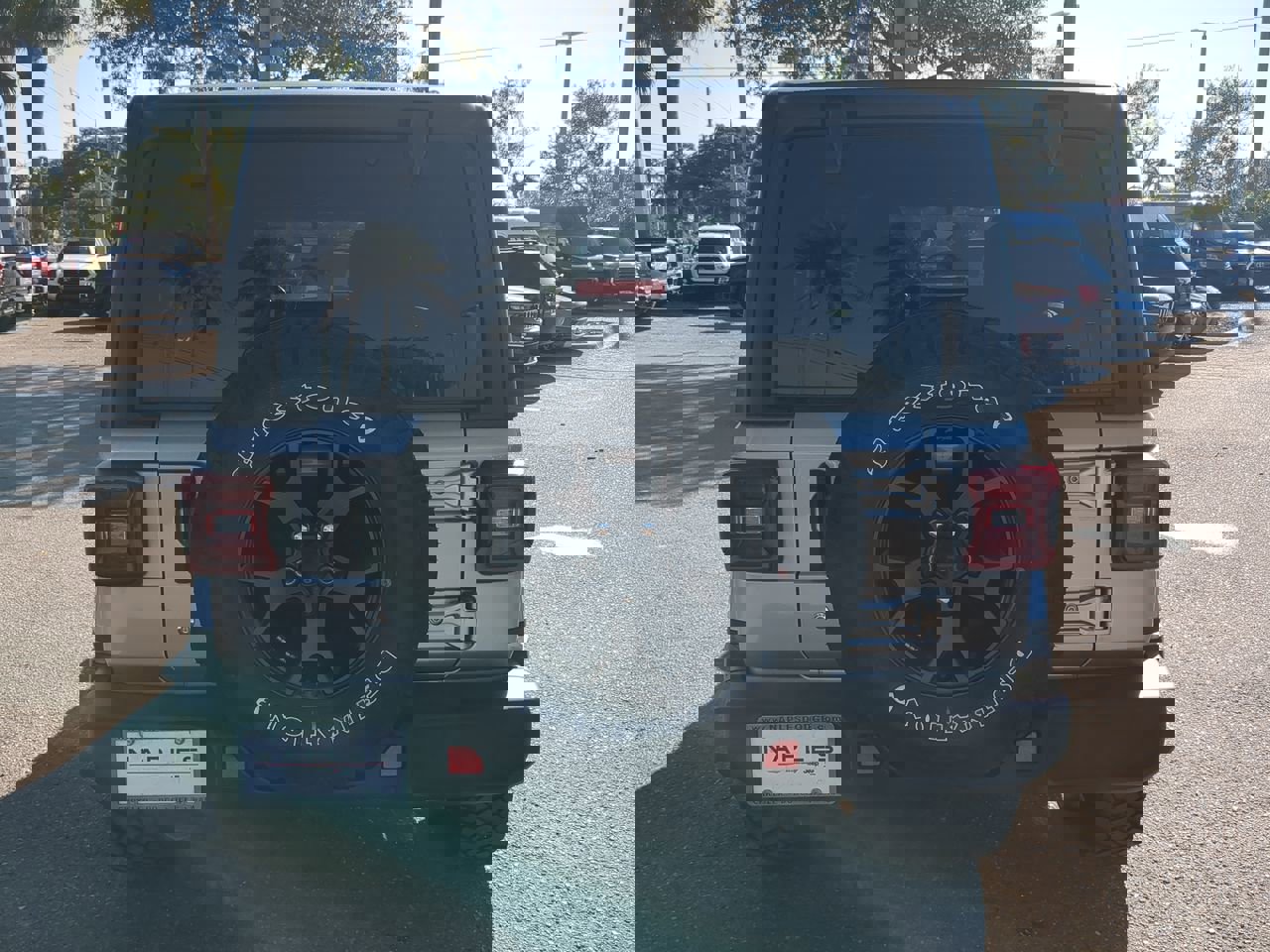 Used 2019 Jeep Wrangler Unlimited Sahara w/ Safety Group image 6