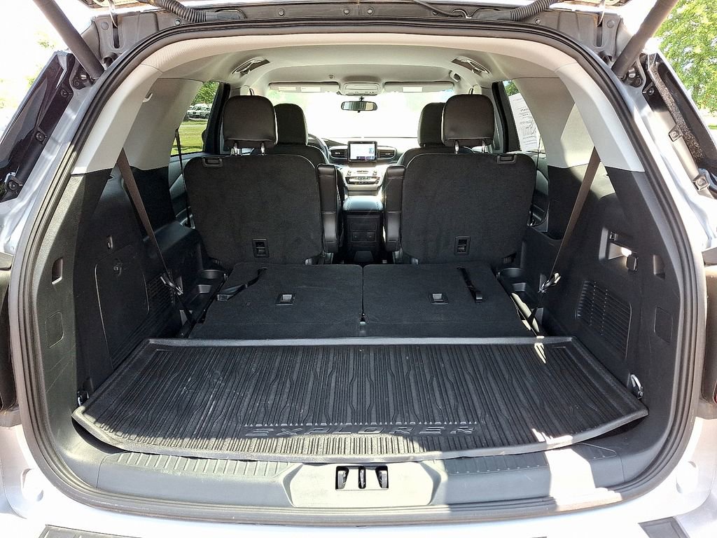 Used 2023 Ford Explorer XLT w/ Equipment Group 202A AWD/4WD image 30
