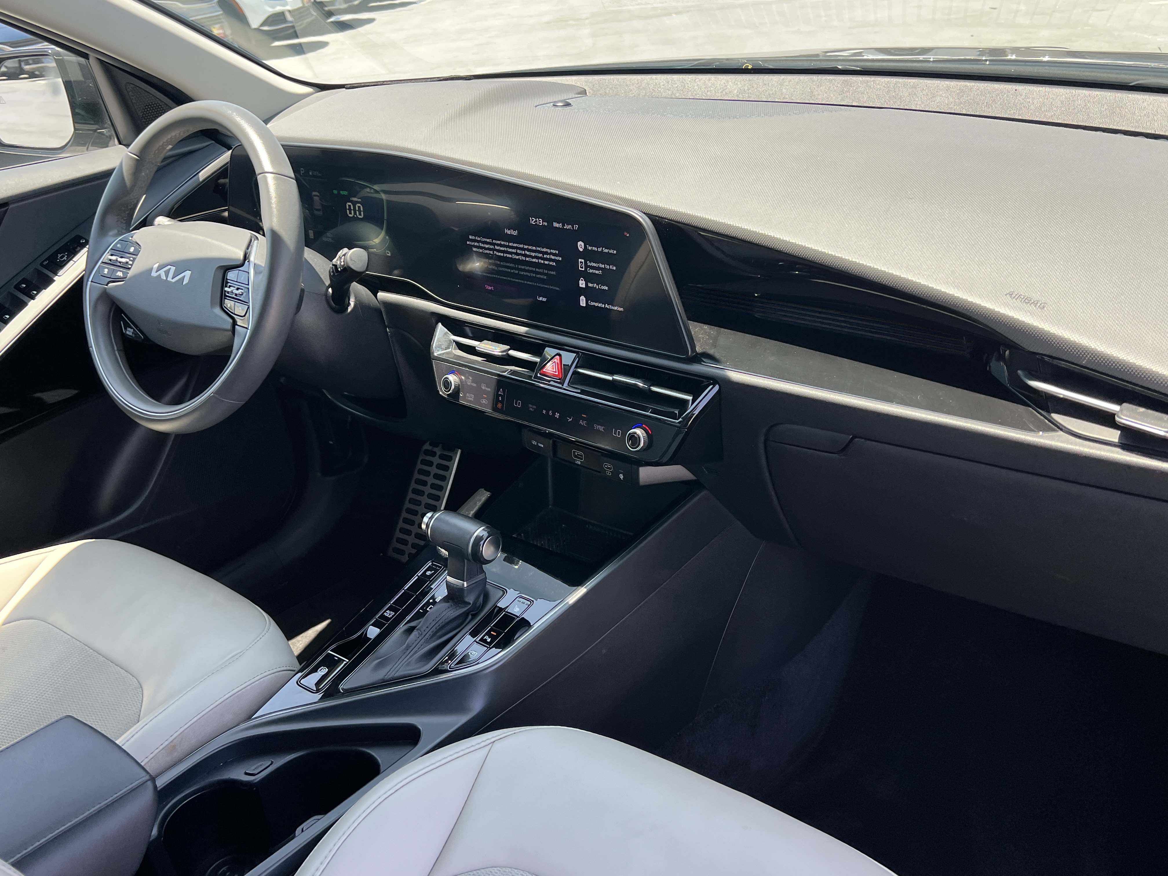 Certified 2023 Kia Niro EX Touring FWD image 14
