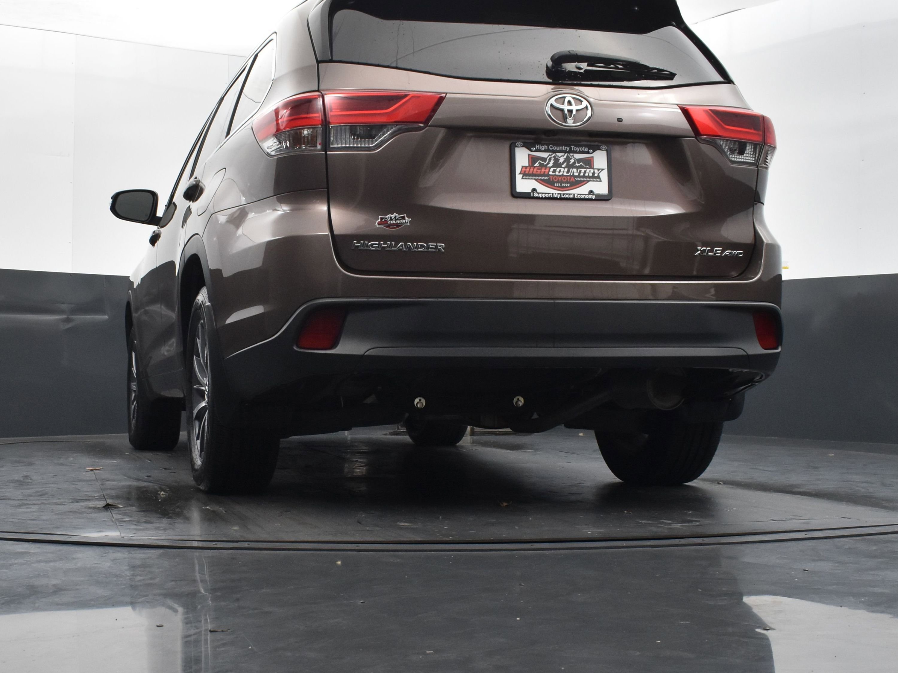 Used 2018 Toyota Highlander XLE image 39