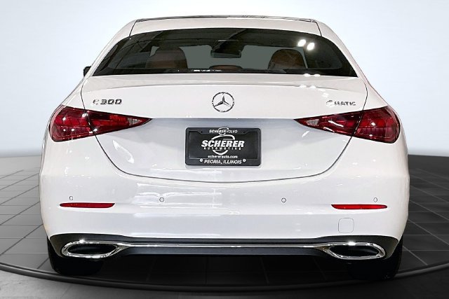 Used 2025 Mercedes-Benz C 300 4MATIC Sedan image 4