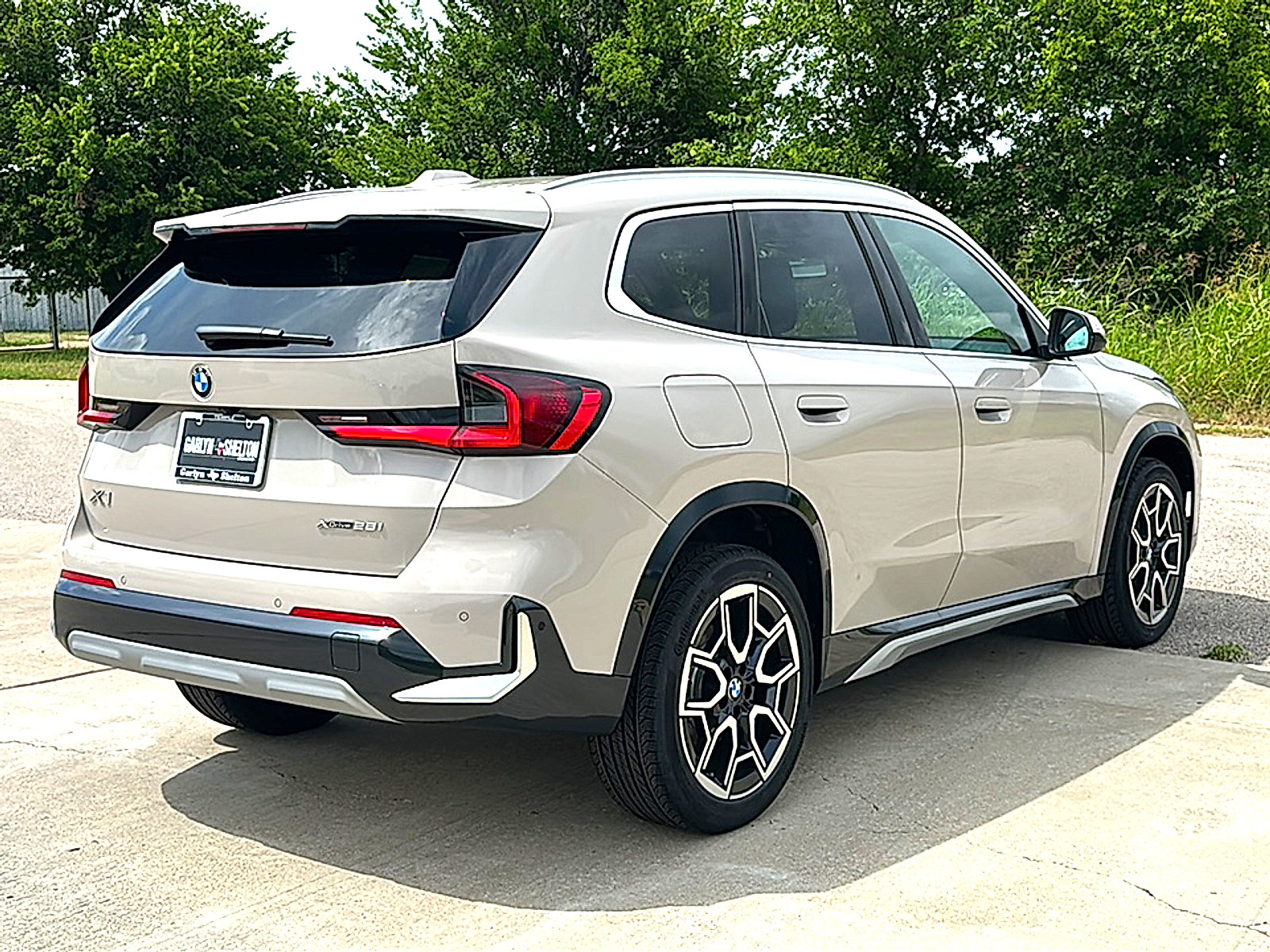 New 2026 BMW X1 xDrive28i w/ Convenience Package AWD/4WD image 8