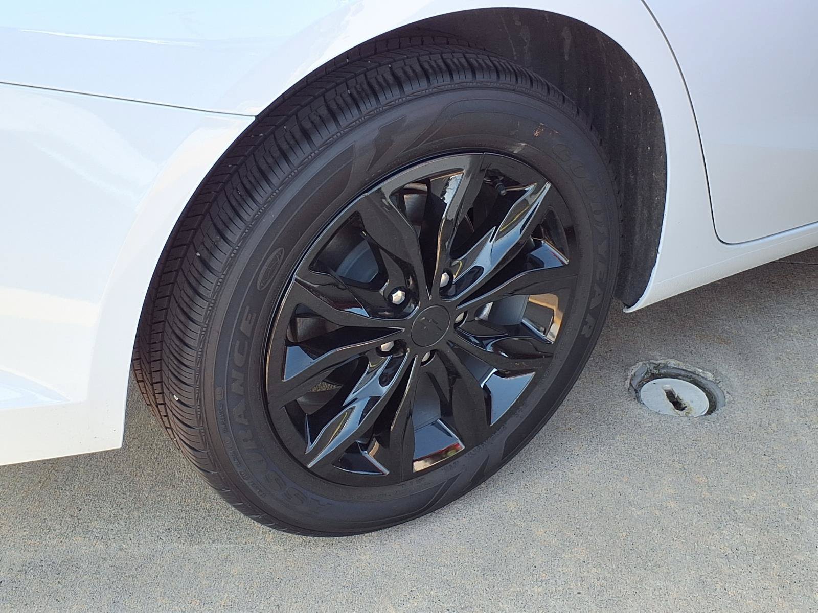 Used 2025 Chevrolet Malibu LT FWD image 24