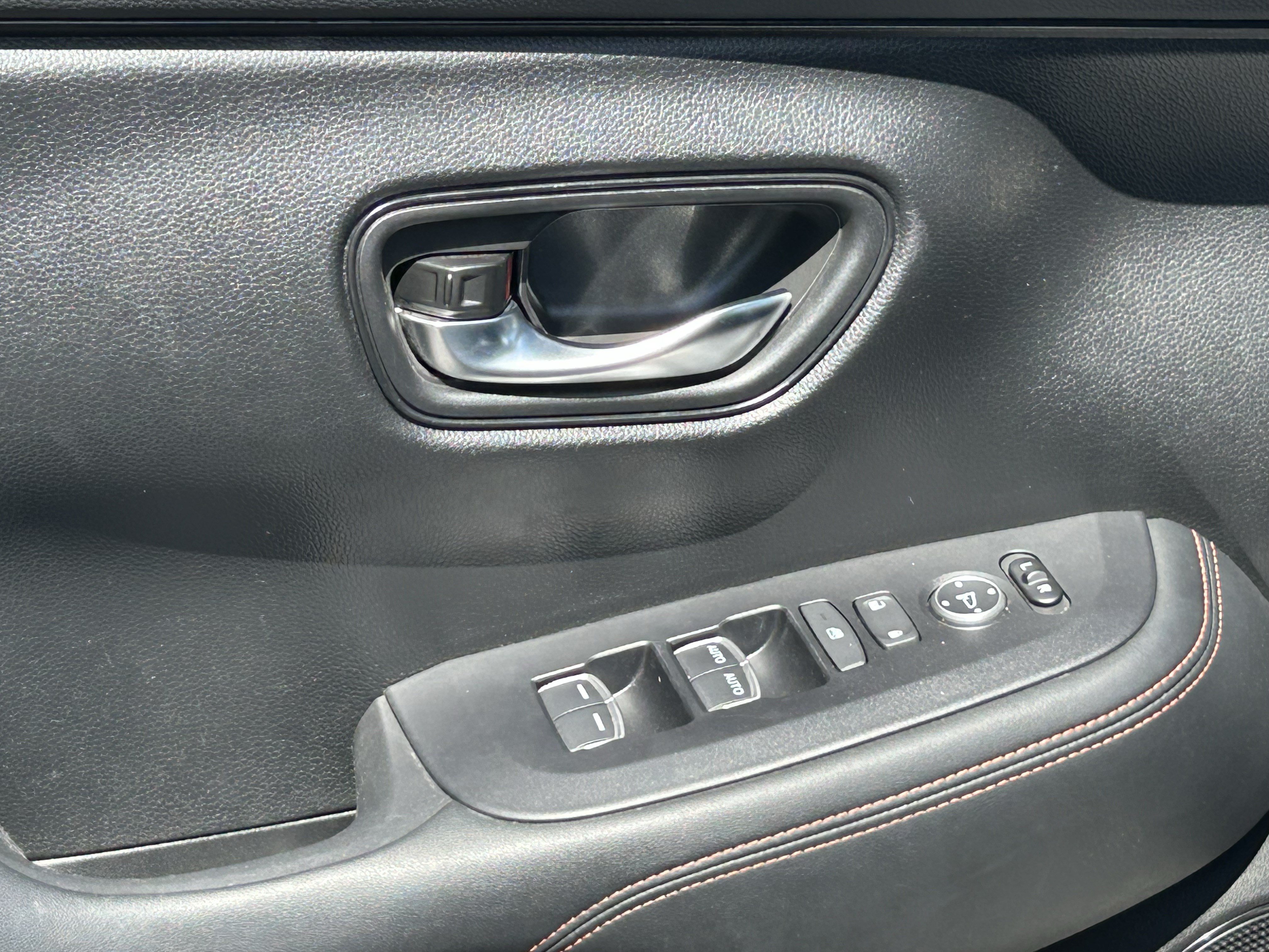 Used 2024 Honda HR-V Sport image 19