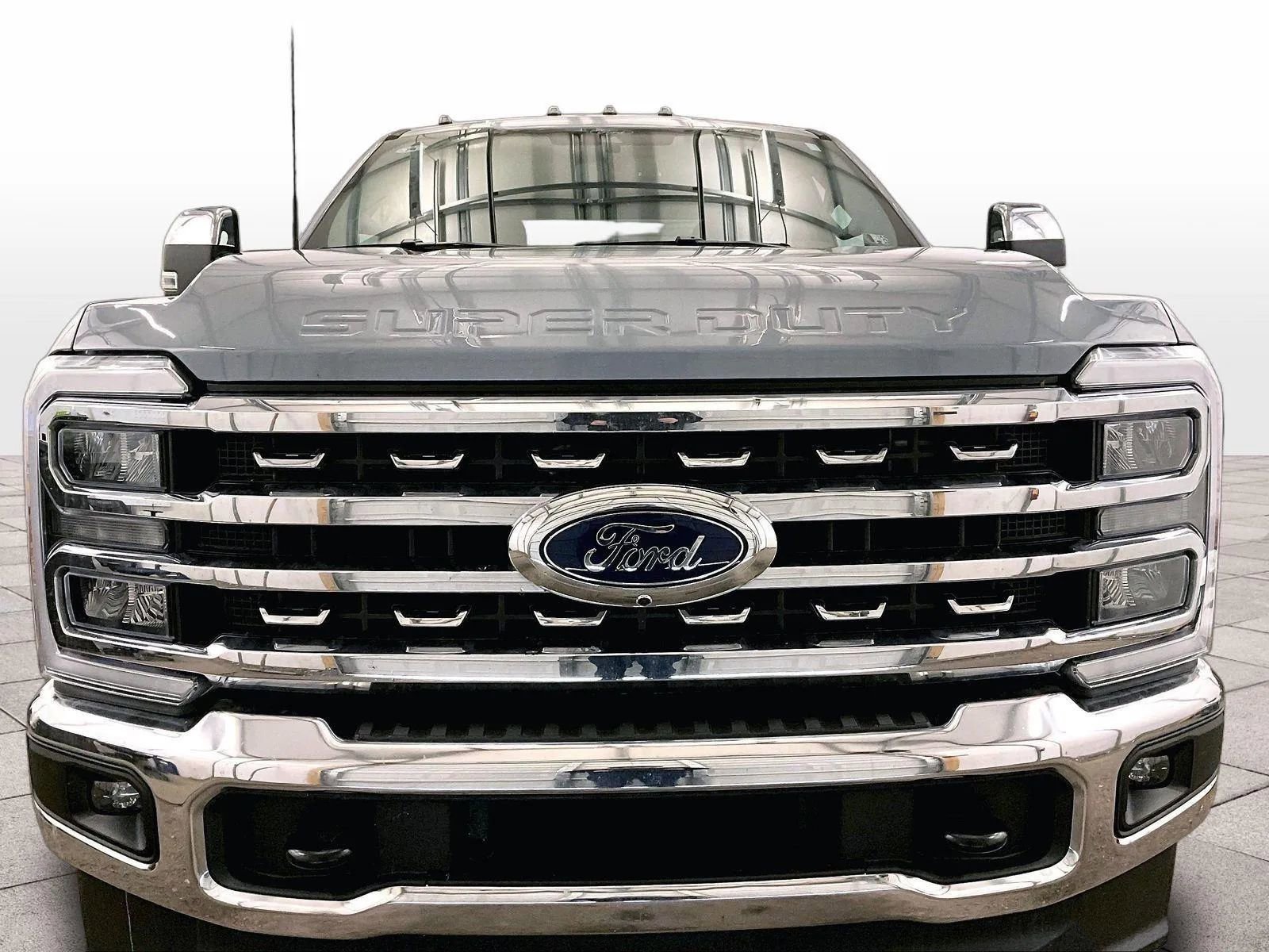 Used 2025 Ford F350 Lariat w/ Chrome Package image 3