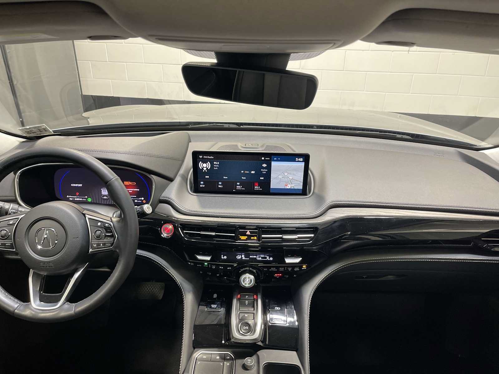 Certified 2024 Acura MDX w/ Advance Package AWD/4WD image 10