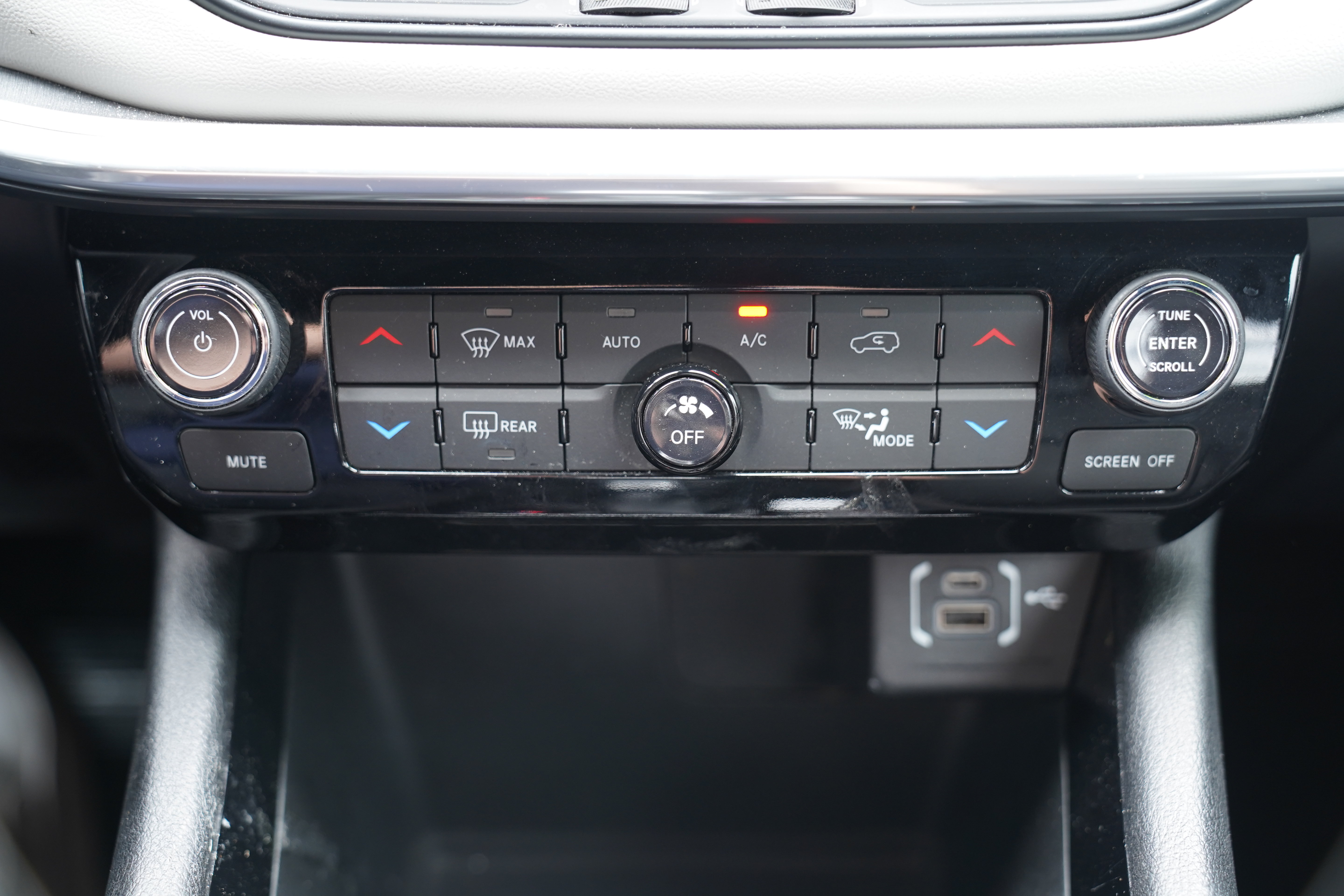 Used 2024 Jeep Compass Limited AWD/4WD image 27