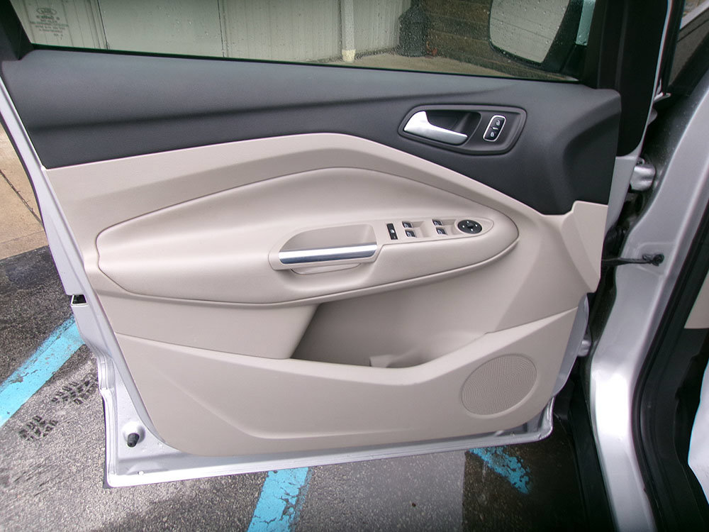 Used 2017 Ford Escape SE w/ Equipment Group 201A AWD/4WD image 15
