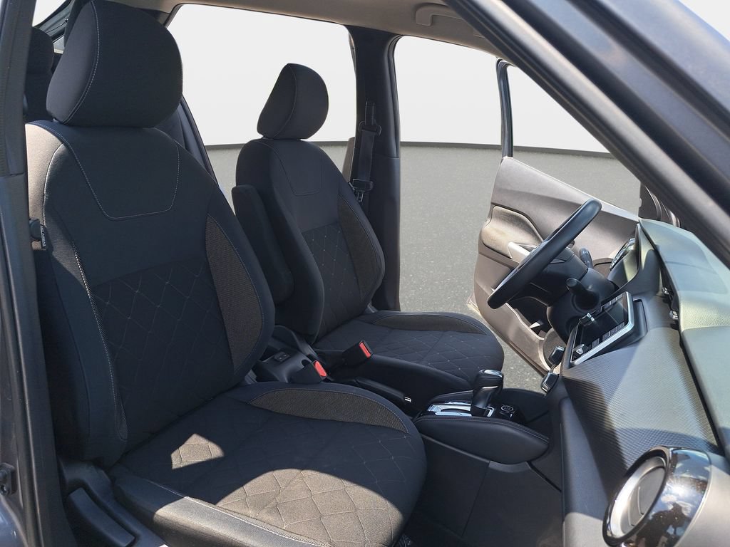 Used 2019 Nissan Kicks SV FWD image 11