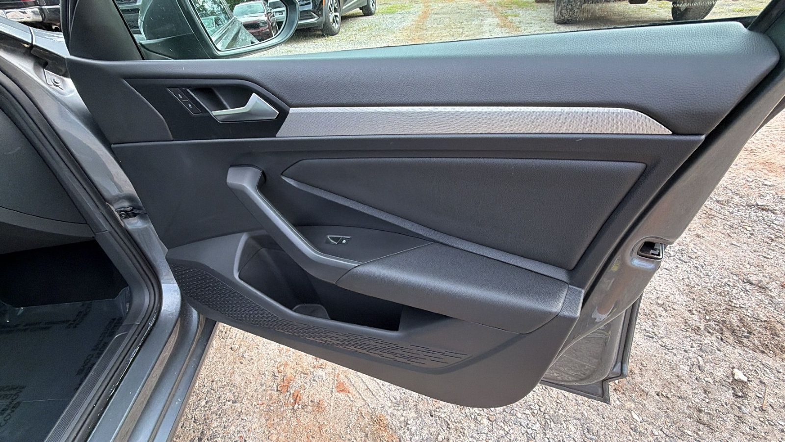 Used 2021 Volkswagen Jetta SE FWD image 17