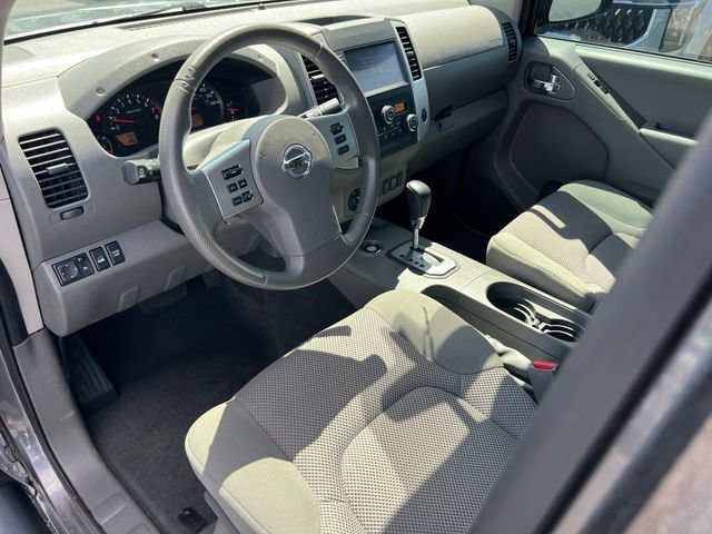 Used 2021 Nissan Frontier SV w/ Midnight Edition Floor Mats AWD/4WD image 16