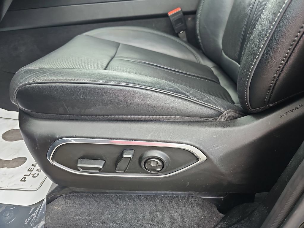 Used 2024 Jeep Wagoneer Series II w/ Flexible Seating Group image 34