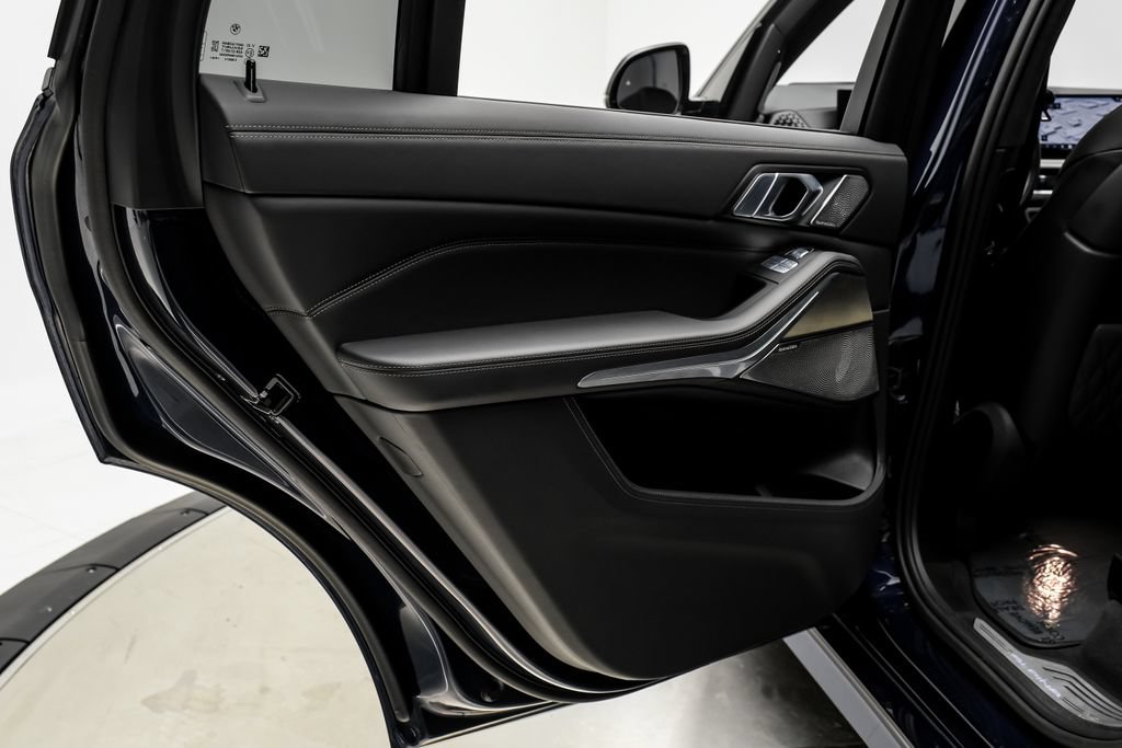 Used 2024 BMW ALPINA XB7 AWD/4WD image 46