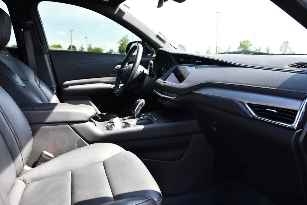 Used 2019 Cadillac XT4 Premium Luxury w/ Cold Weather Package AWD/4WD image 31