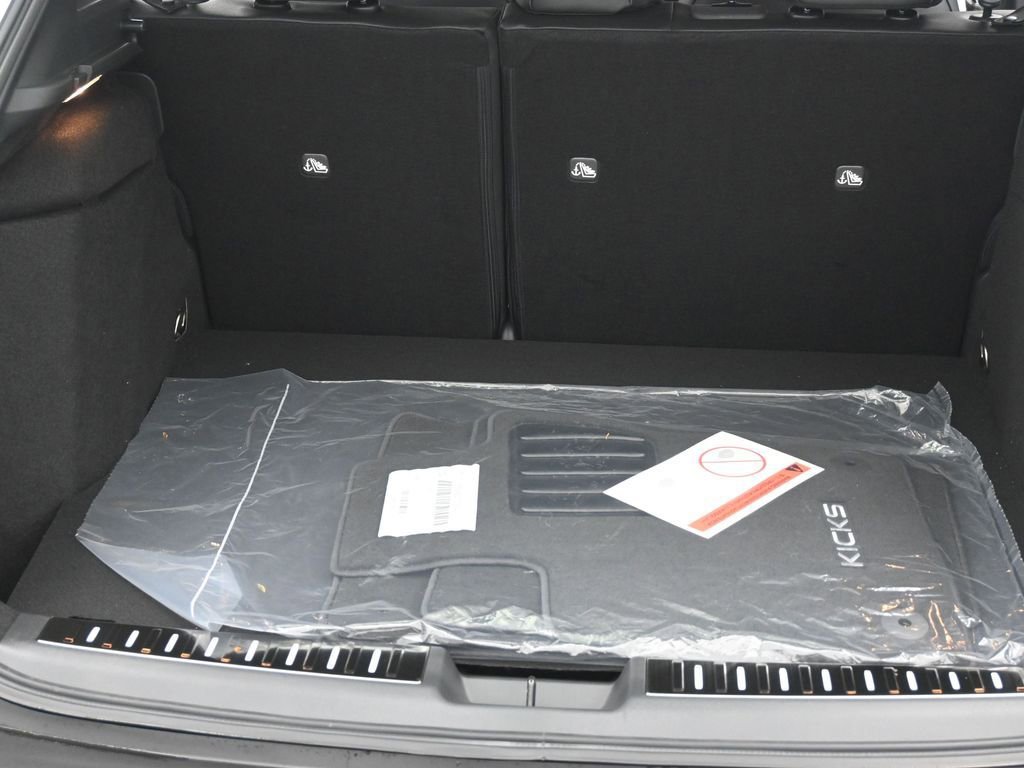 New 2026 Nissan Kicks SR w/ SR Premium Package AWD/4WD image 24