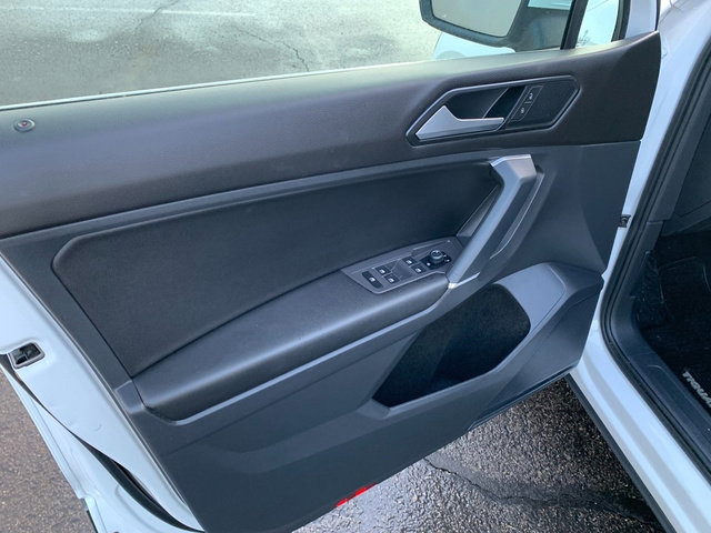 Used 2018 Volkswagen Tiguan SE w/ 18" Alloy Wheels Package image 23