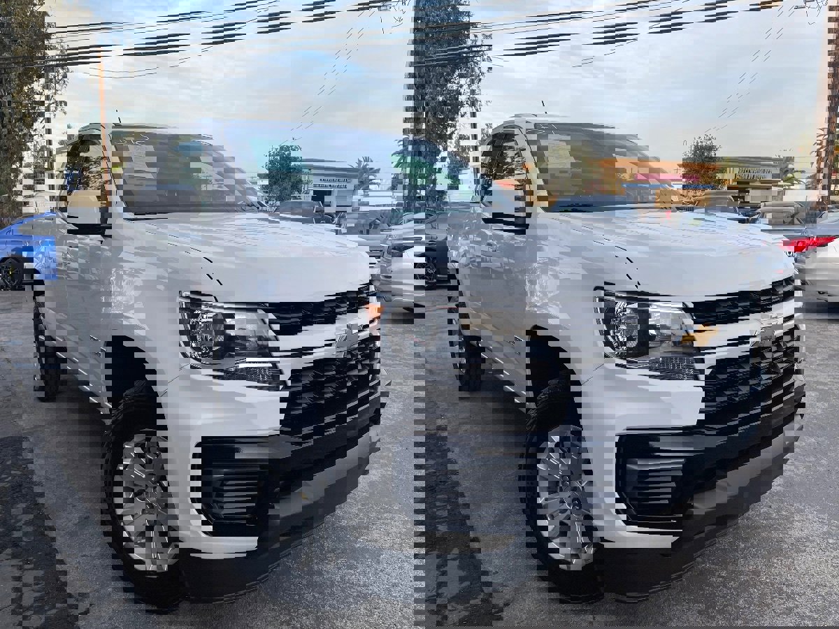 Used 2022 Chevrolet Colorado LT w/ Fleet Safety Package RWD image 3