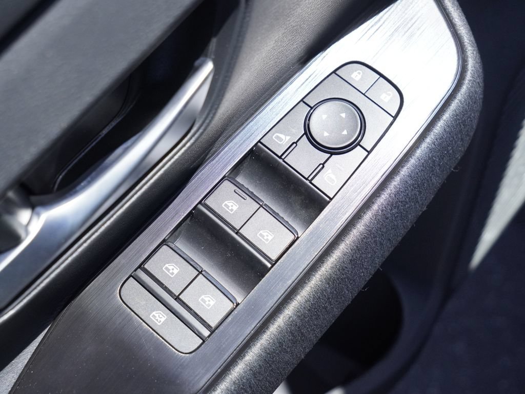 New 2026 Nissan Kicks SV w/ Interior Electronics Package FWD image 9