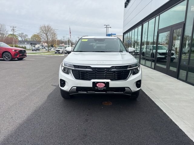 Used 2024 Kia Seltos S AWD/4WD image 8