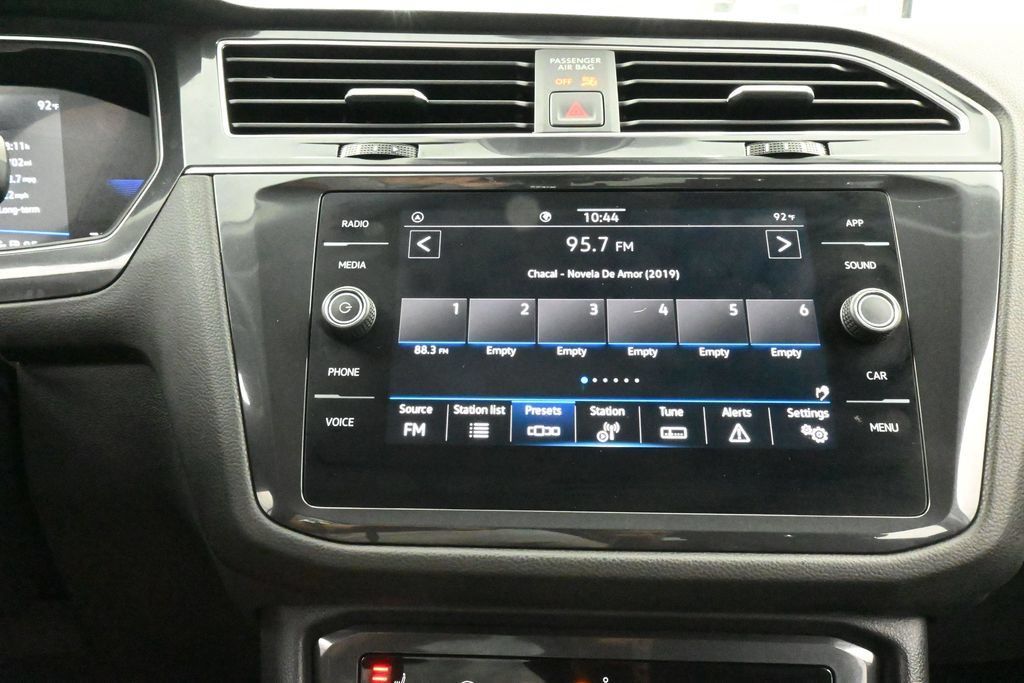 Used 2024 Volkswagen Tiguan SE FWD image 25
