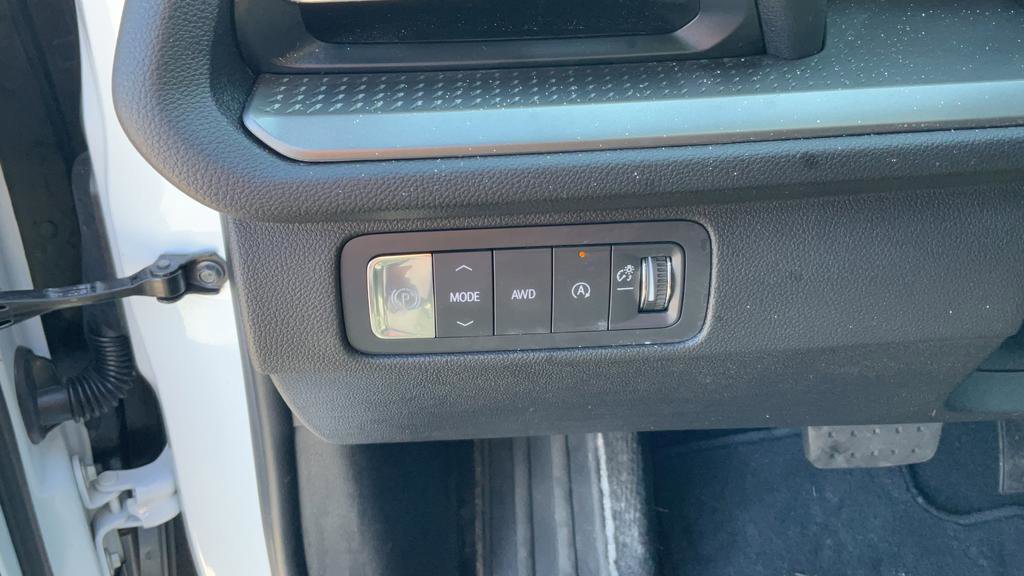 Used 2025 Chevrolet Traverse LT image 28