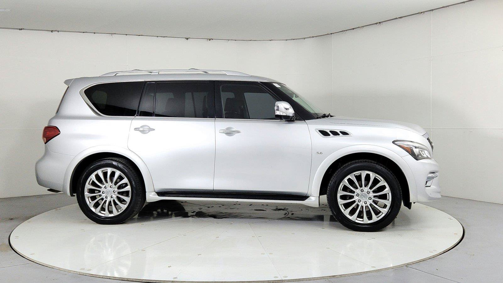Used 2016 INFINITI QX80 4WD w/ Deluxe Technology Package image 2