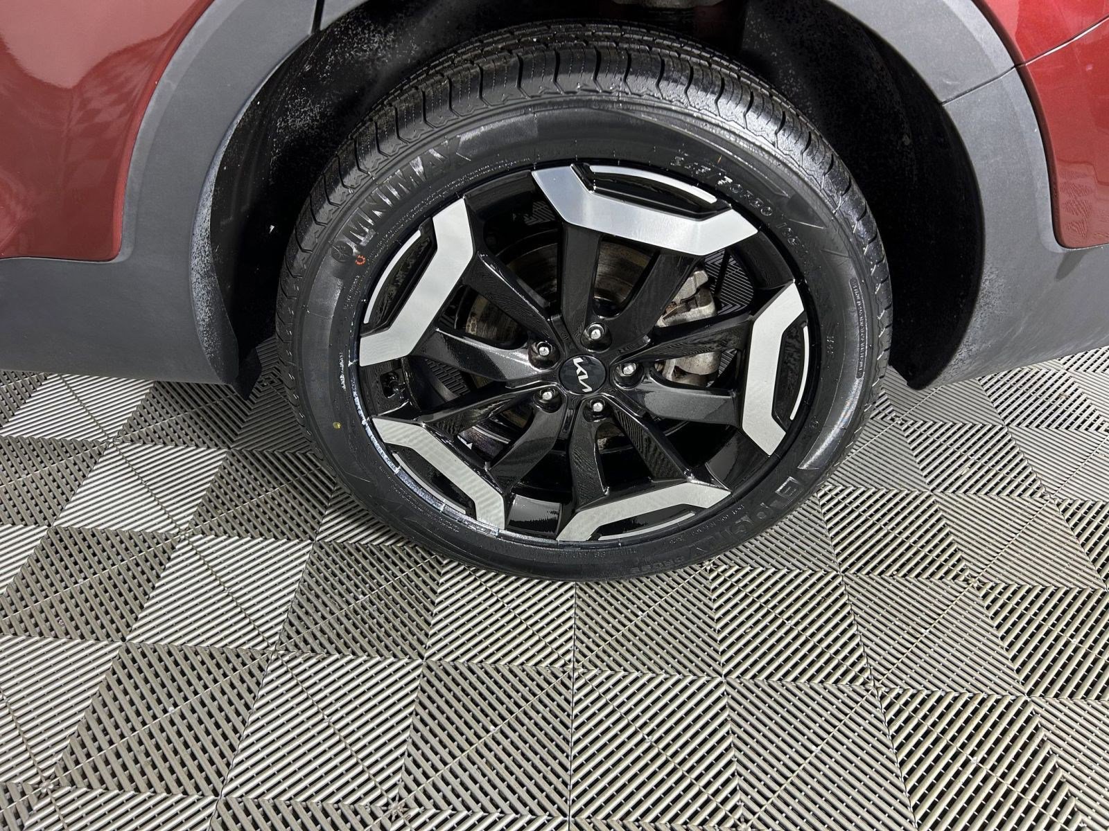 Certified 2023 Kia Telluride S w/ S Sunroof Package image 10