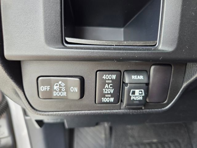 Used 2017 Toyota Tacoma TRD Sport w/ Tow Package image 19