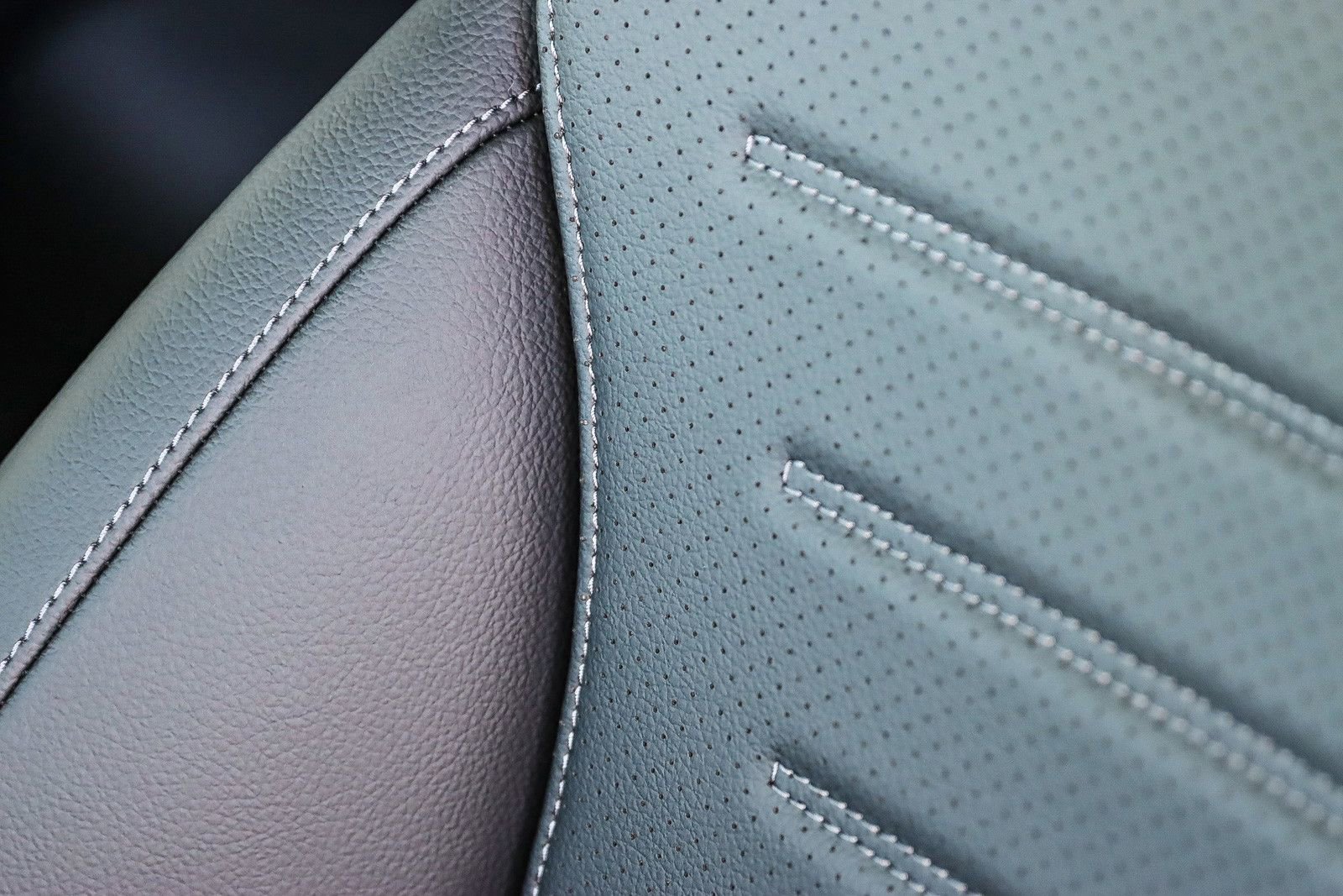 Used 2024 Mercedes-Benz GLC 300 4MATIC image 23