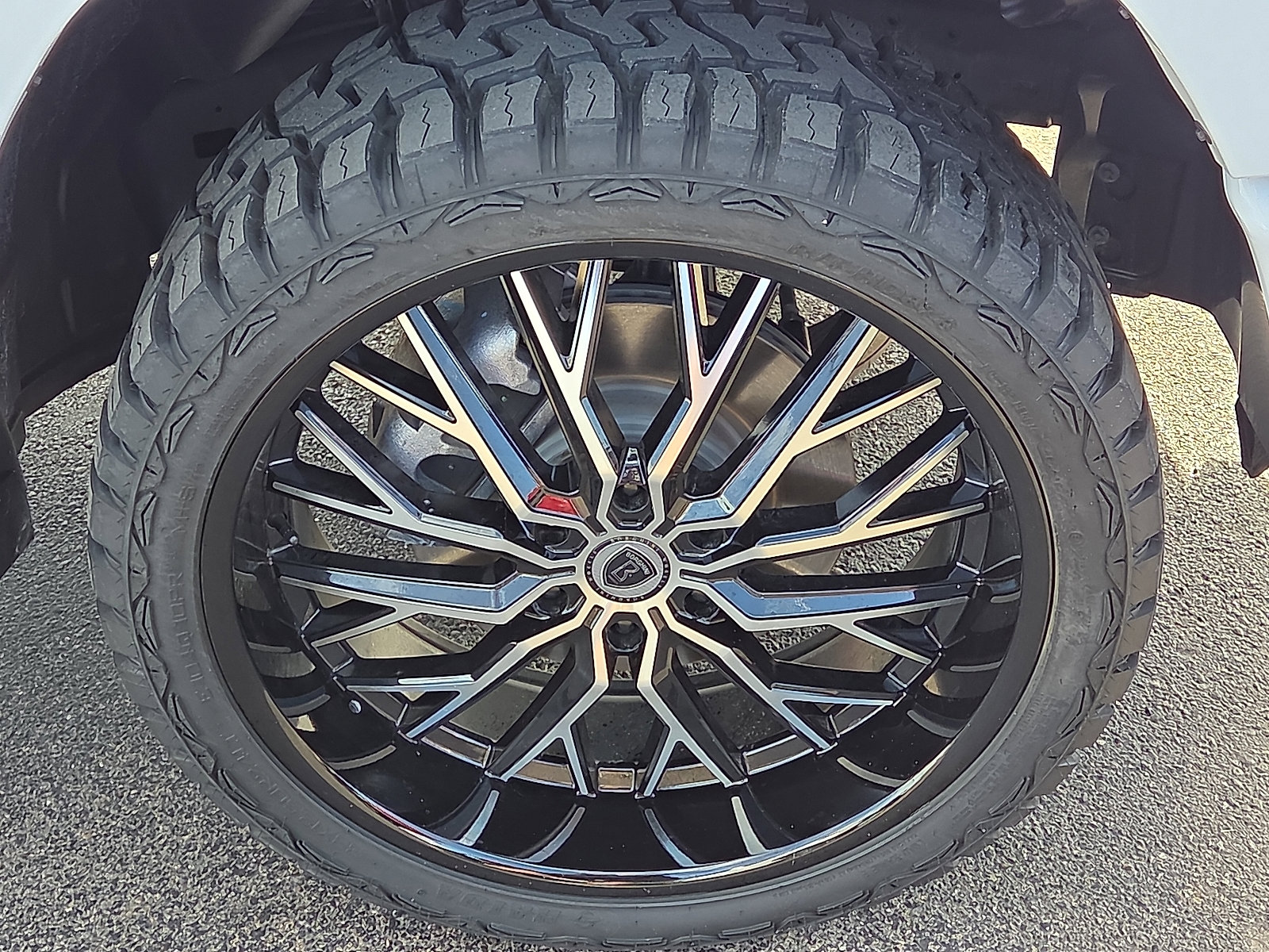 Used 2024 RAM 1500 Lone Star image 7