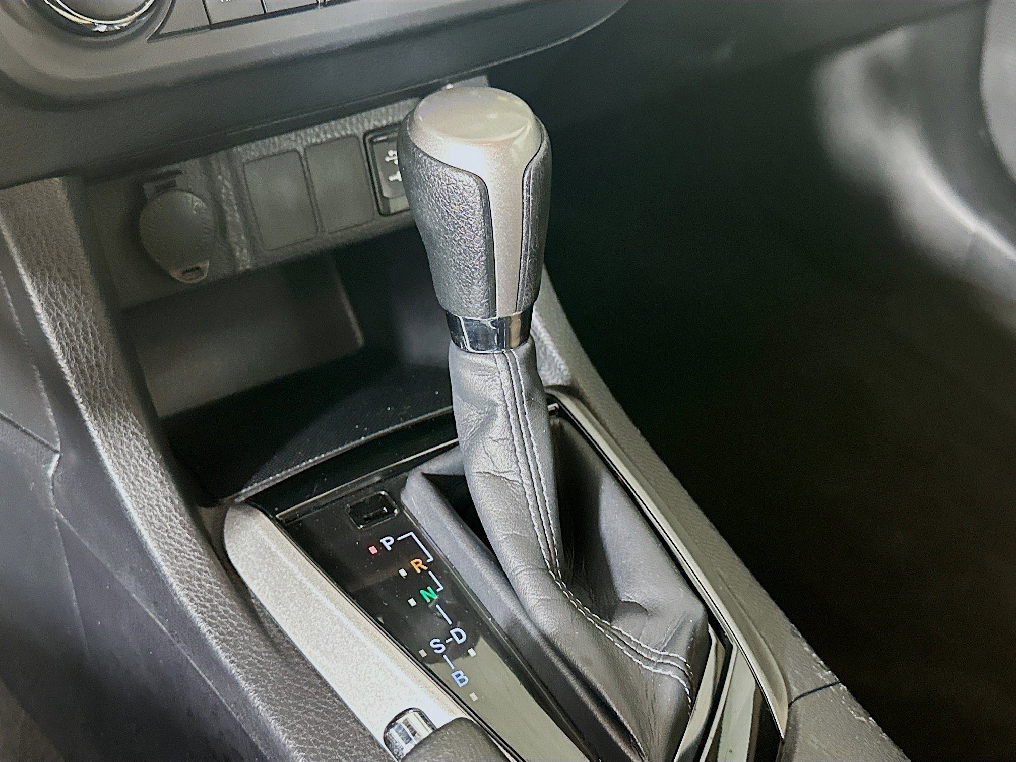 Used 2015 Toyota Corolla LE image 23