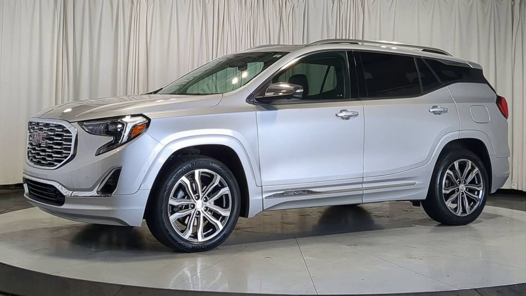 Used 2020 GMC Terrain Denali w/ Denali Premium Package AWD/4WD image 5