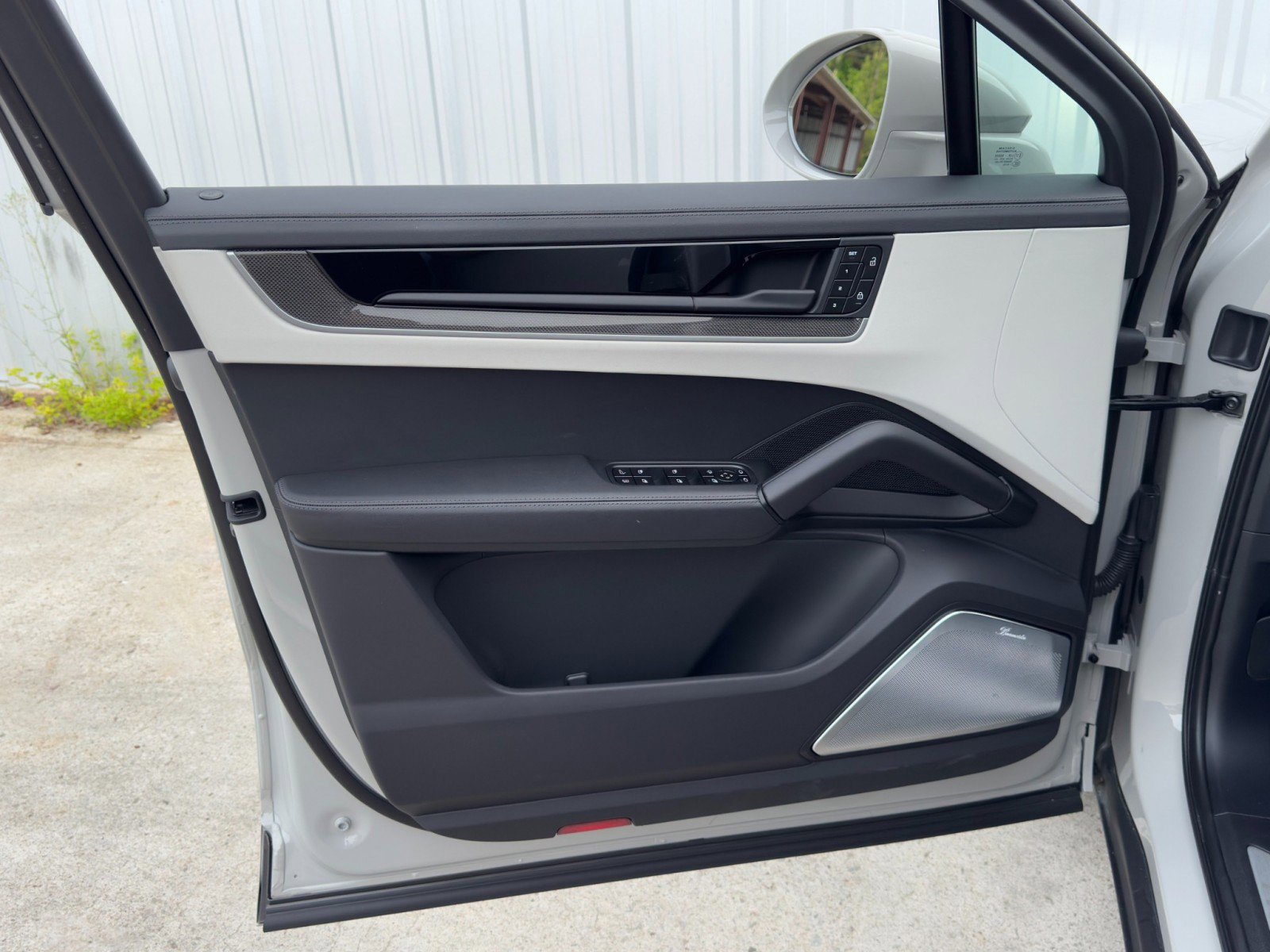 Used 2024 Porsche Cayenne Turbo image 58