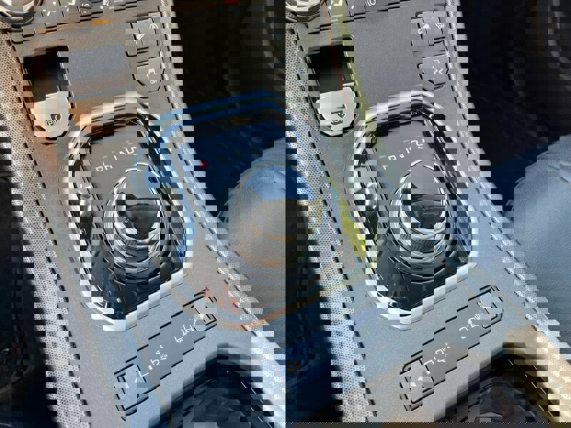 Used 2018 Land Rover Range Rover Evoque SE image 32