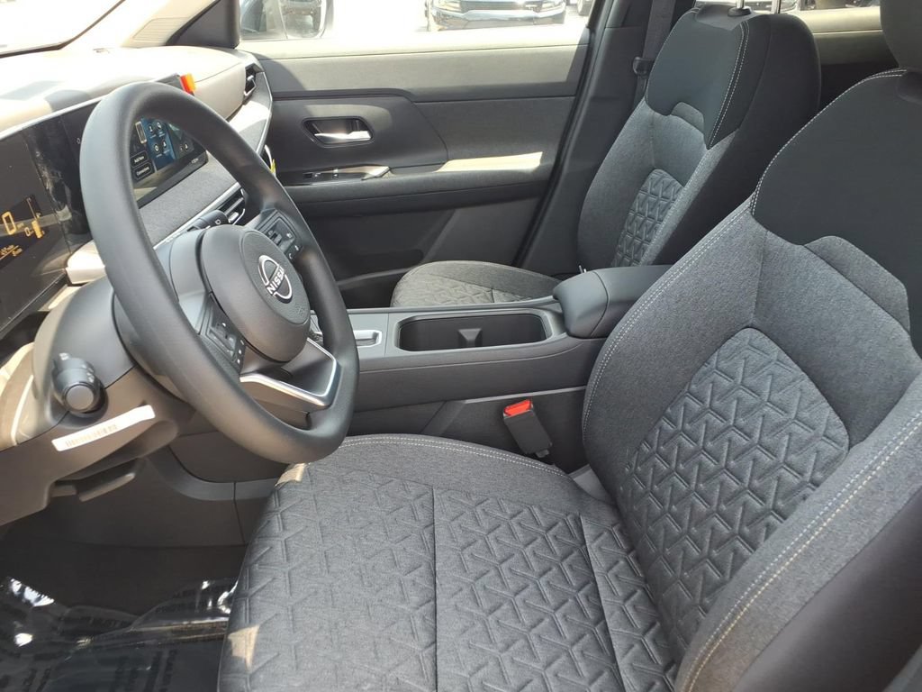 New 2026 Nissan Kicks SV w/ SV Premium Package AWD/4WD image 17