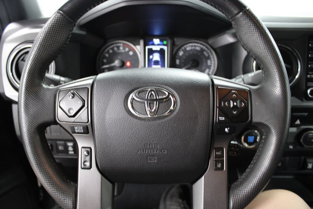 Used 2021 Toyota Tacoma TRD Off-Road AWD/4WD image 33