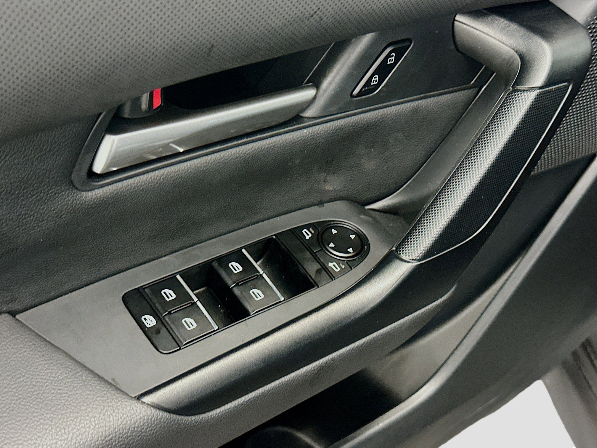 Used 2025 MAZDA CX-50 AWD 2.5 S w/ Premium Package image 15