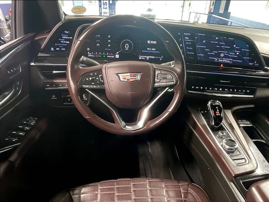 Used 2023 Cadillac Escalade Sport Platinum w/ LPO, ONYX Package AWD/4WD image 18