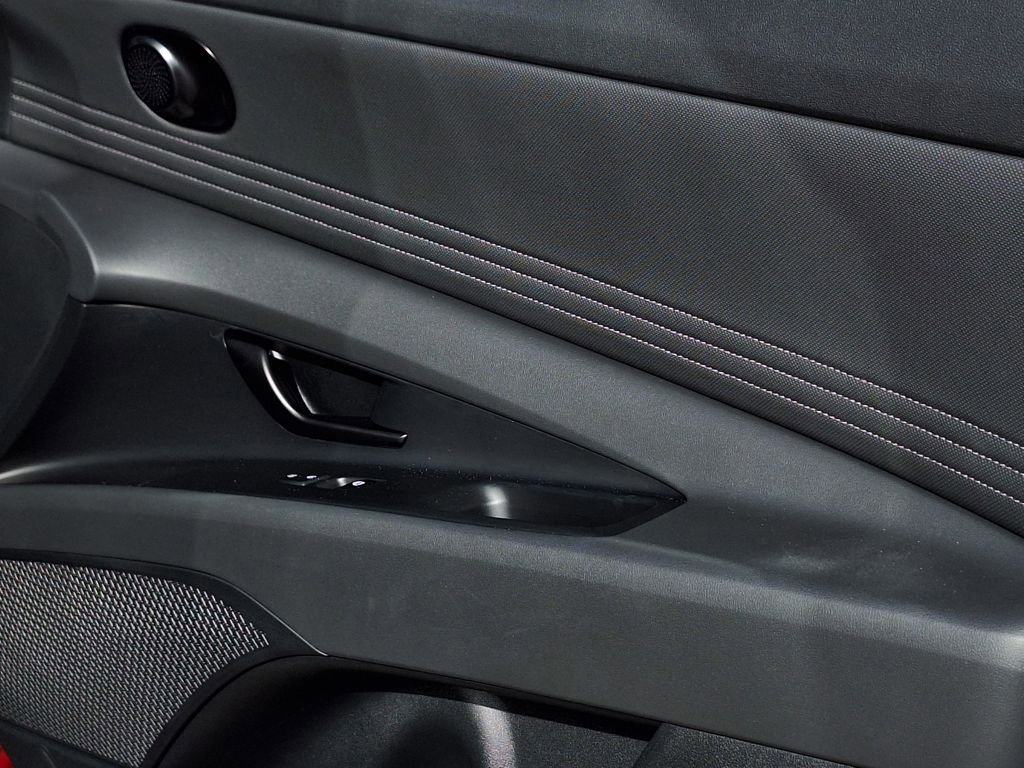 New 2025 Hyundai Elantra SEL image 27